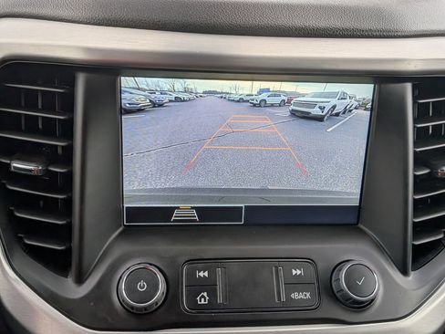 Certified 2023 GMC Acadia SLE w/ Driver Convenience Package image 27