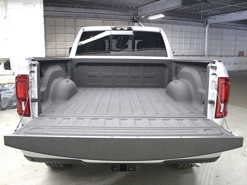 New 2026 RAM 2500 Big Horn AWD/4WD image 38