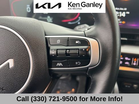 Certified 2025 Kia Sportage EX image 32