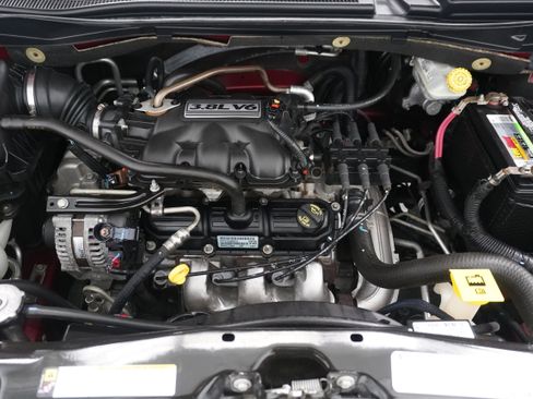 Used 2010 Chrysler Town & Country Touring image 29