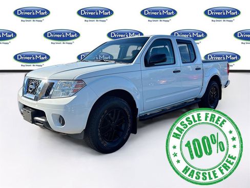 Used 2015 Nissan Frontier SV image 3