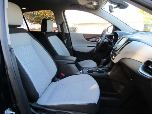 Used 2021 Chevrolet Equinox LS image 15