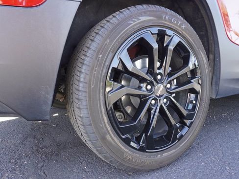 Certified 2022 GMC Terrain SLE w/ Driver Convenience Package FWD image 7
