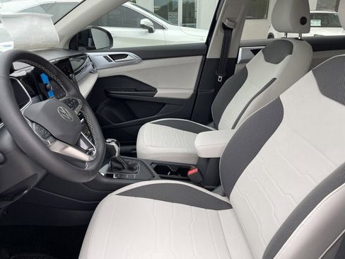 New 2025 Volkswagen Taos SE image 20