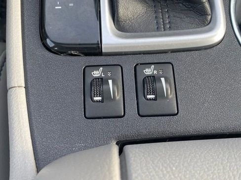 Used 2018 Toyota Highlander XLE image 18