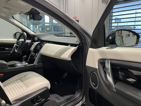 Used 2023 Land Rover Discovery Sport SE image 53