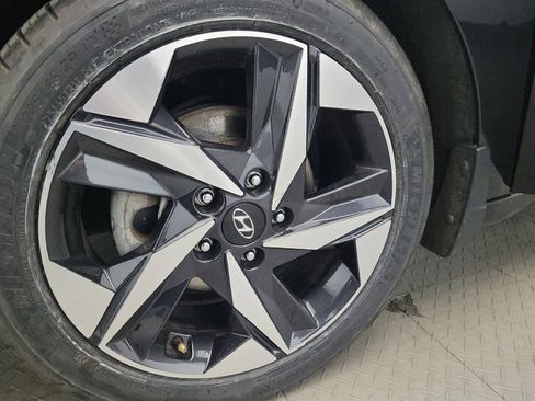 Used 2023 Hyundai Elantra SEL w/ Convenience Package image 31