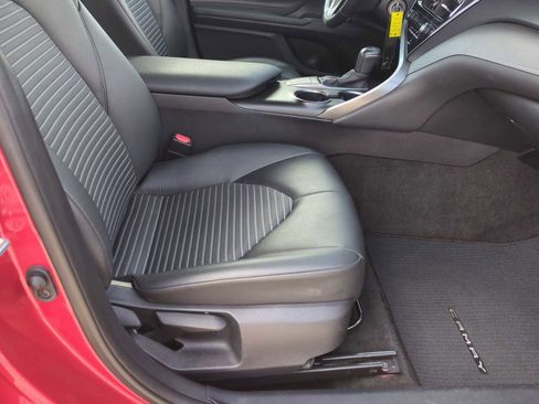 Used 2024 Toyota Camry SE image 26