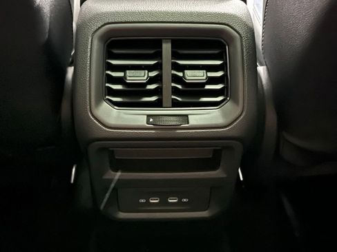 New 2026 Volkswagen Taos SE AWD/4WD image 11