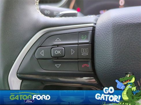 Used 2023 Jeep Grand Cherokee Altitude image 25