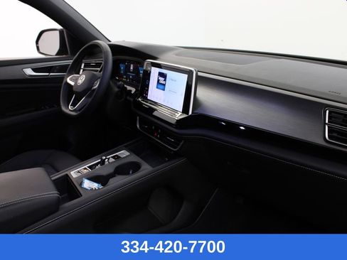 Used 2024 Volkswagen Atlas Cross Sport SE image 23