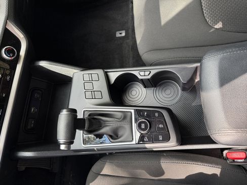 Used 2025 Kia Sportage LX image 35