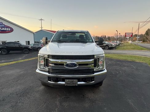 Used 2018 Ford F250 XLT image 2