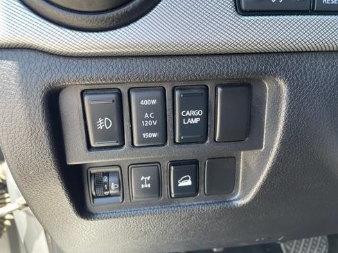 Used 2019 Nissan Titan PRO-4X w/ Pro-4x Convenience Package AWD/4WD image 19