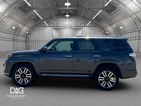 Used 2018 Toyota 4Runner Limited AWD/4WD image 2
