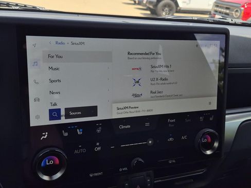 Used 2024 Lexus GX 550 w/ Accessory Package (31) AWD/4WD image 30