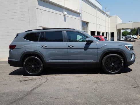 New 2026 Volkswagen Atlas SE AWD/4WD image 2