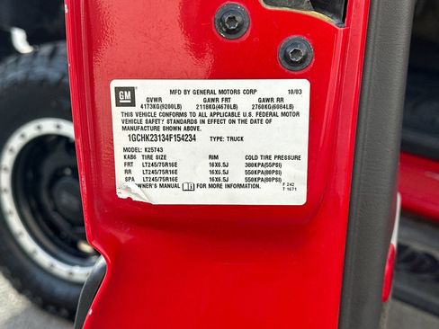 Used 2004 Chevrolet Silverado 2500 LS image 31