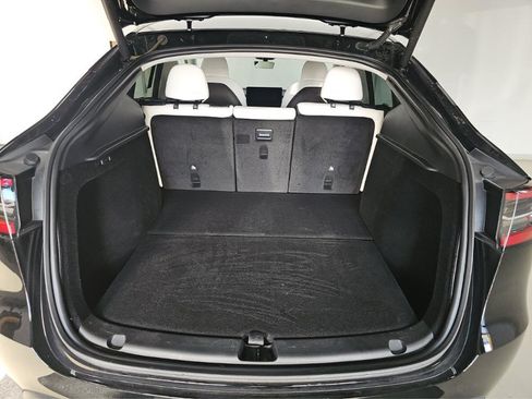 Used 2024 Tesla Model Y 2WD image 20