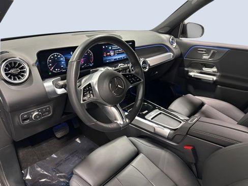 Used 2025 Mercedes-Benz GLB 250 4MATIC image 14