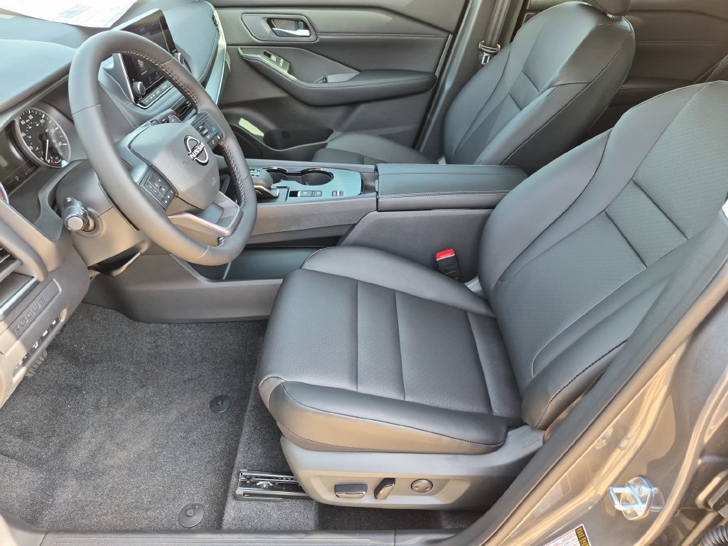 New 2026 Nissan Rogue Dark Armor FWD image 11