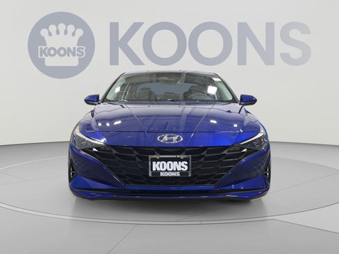 Used 2023 Hyundai Elantra SEL w/ Cargo Package FWD image 11