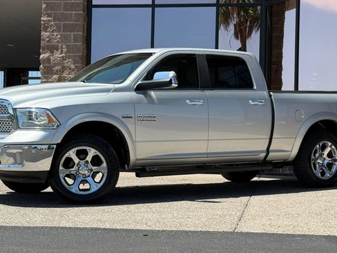 Used 2016 RAM 1500 Laramie w/ Convenience Group AWD/4WD image 3