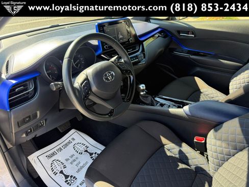 Used 2020 Toyota C-HR XLE FWD image 16