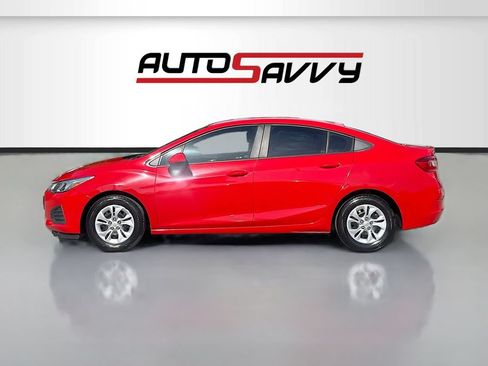 Used 2019 Chevrolet Cruze LS FWD image 4