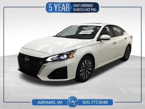 Used 2024 Nissan Altima 2.5 SV w/ SV Premium Package image 1