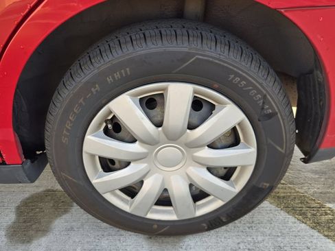 Used 2012 Nissan Versa 1.8 S FWD image 11