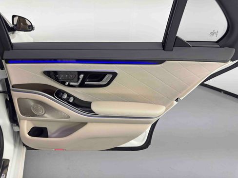 Used 2022 Mercedes-Benz S 580 4MATIC Sedan image 57