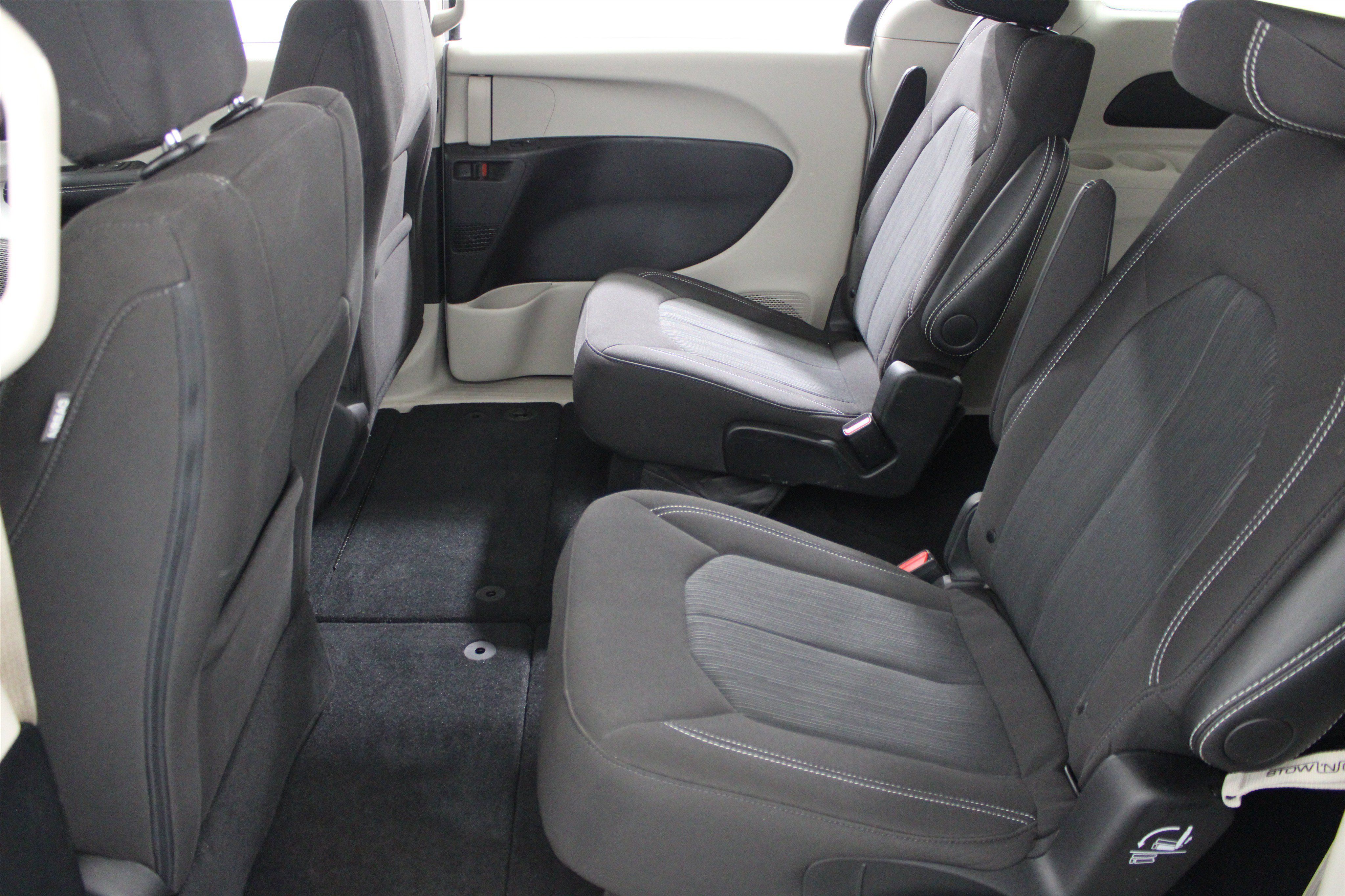 Used 2024 Chrysler Voyager LX FWD image 21