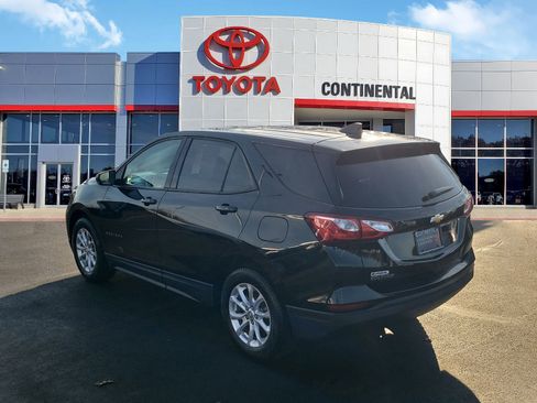 Used 2019 Chevrolet Equinox LS w/ LS Convenience Package image 4