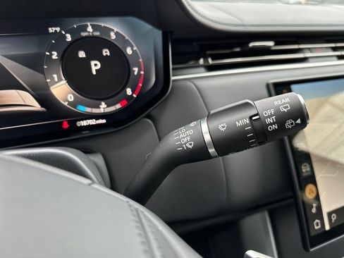 Used 2025 Land Rover Range Rover Autobiography AWD/4WD image 19