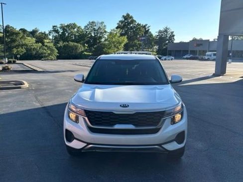Used 2021 Kia Seltos LX AWD/4WD image 2