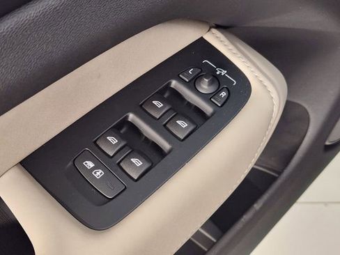 New 2026 Volvo XC60 B5 Plus w/ Protection Package Premier image 22