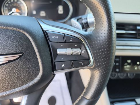 Used 2025 Genesis G70 2.5T RWD image 30