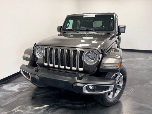 Used 2018 Jeep Wrangler Unlimited Sahara AWD/4WD image 18