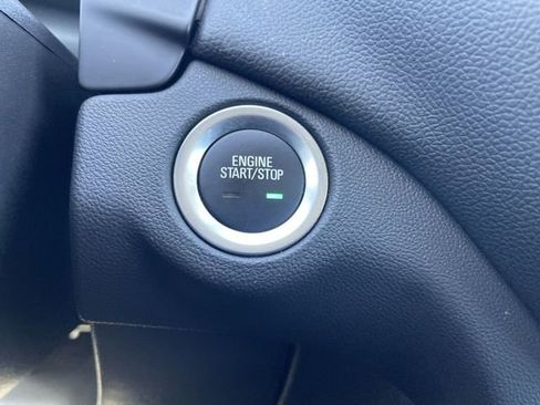 Used 2024 Chevrolet Equinox LT FWD image 16