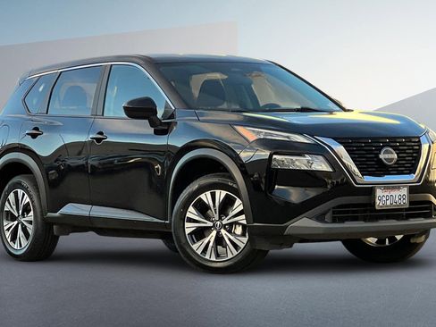 Certified 2023 Nissan Rogue SV image 2