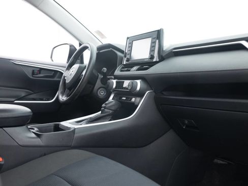 Used 2022 Toyota RAV4 LE FWD image 29