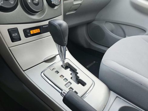 Used 2011 Toyota Corolla LE FWD image 22