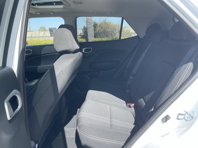 Used 2025 Hyundai Venue SEL FWD image 24
