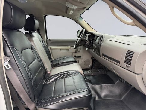 Used 2011 Chevrolet Silverado 1500 W/T image 17