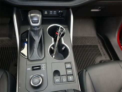 Used 2024 Toyota Highlander XSE image 8