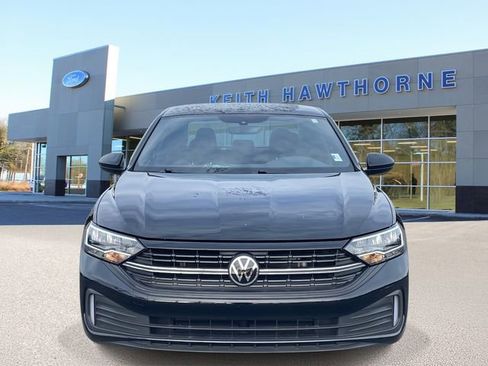 Used 2023 Volkswagen Jetta Sport image 2