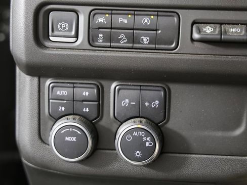 Used 2023 Chevrolet Tahoe Premier image 12