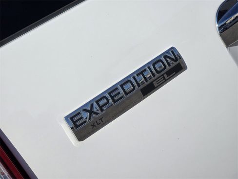 Used 2013 Ford Expedition EL XLT w/ Leather Seating Pkg image 8