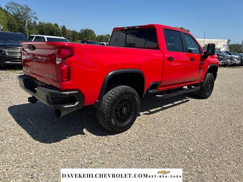 Used 2024 Chevrolet Silverado 2500 ZR2 w/ Technology Package AWD/4WD image 5